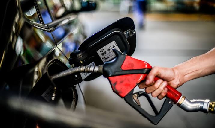 Preços da gasolina e do diesel sofrem REAJUSTES após declaração da Petrobras