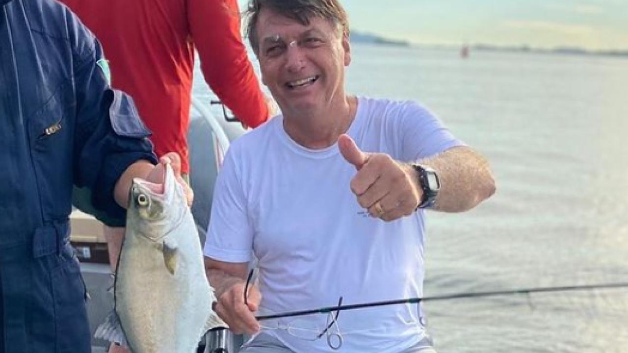 Ibama revalida multa contra Bolsonaro por pesca ilegal