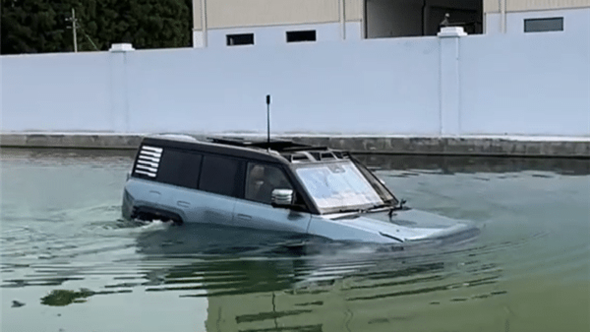 YangWang: SUV da BYD pode flutuar na água; veja vídeo