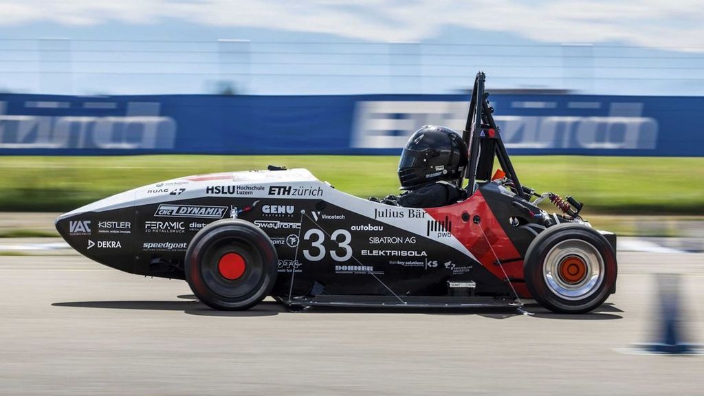 Recorde! Carro elétrico acelera de 0 a 100 km/h em menos de 1 segundo