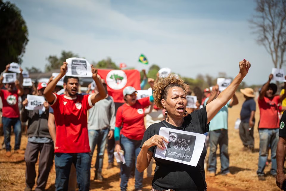 MST aumenta pressão sobre governo Lula e ameaça parar rodovias