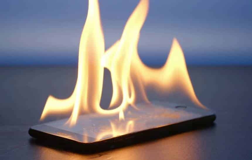 Calor extremo pode superaquecer o celular; Veja que cuidados tomar