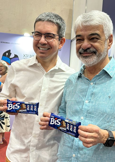Randolfe e Humberto saem em defesa de Felipe Neto e falam em “bolsa Bis”