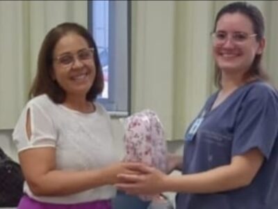 Casa da Amizade repassa mais 50 almofadas de coração, agora às mulheres do setor da Radioterapia do HC