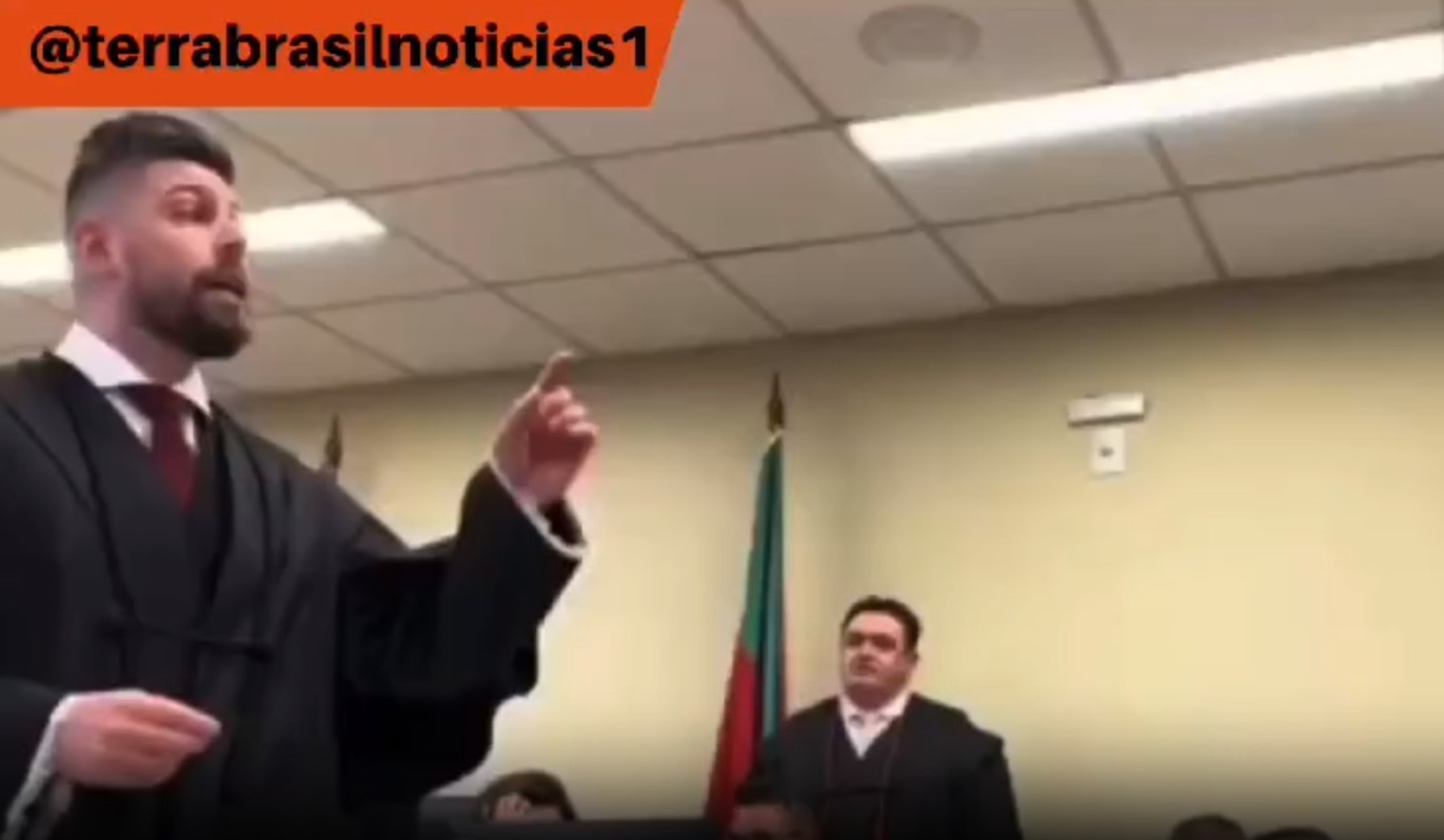 Incrível: advogado mostra ao juiz que consegue modificar print de WhatsApp e deixa todos perplexos; VEJA