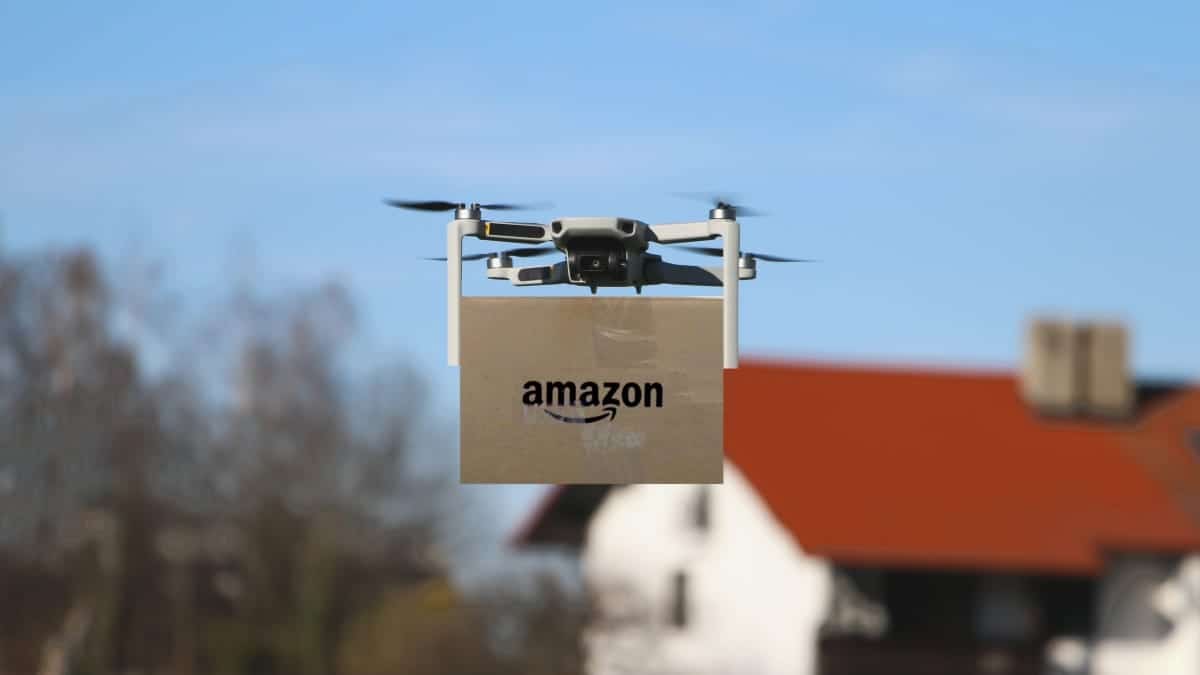 Remédio do céu: Amazon começa a entregar medicamentos com drones