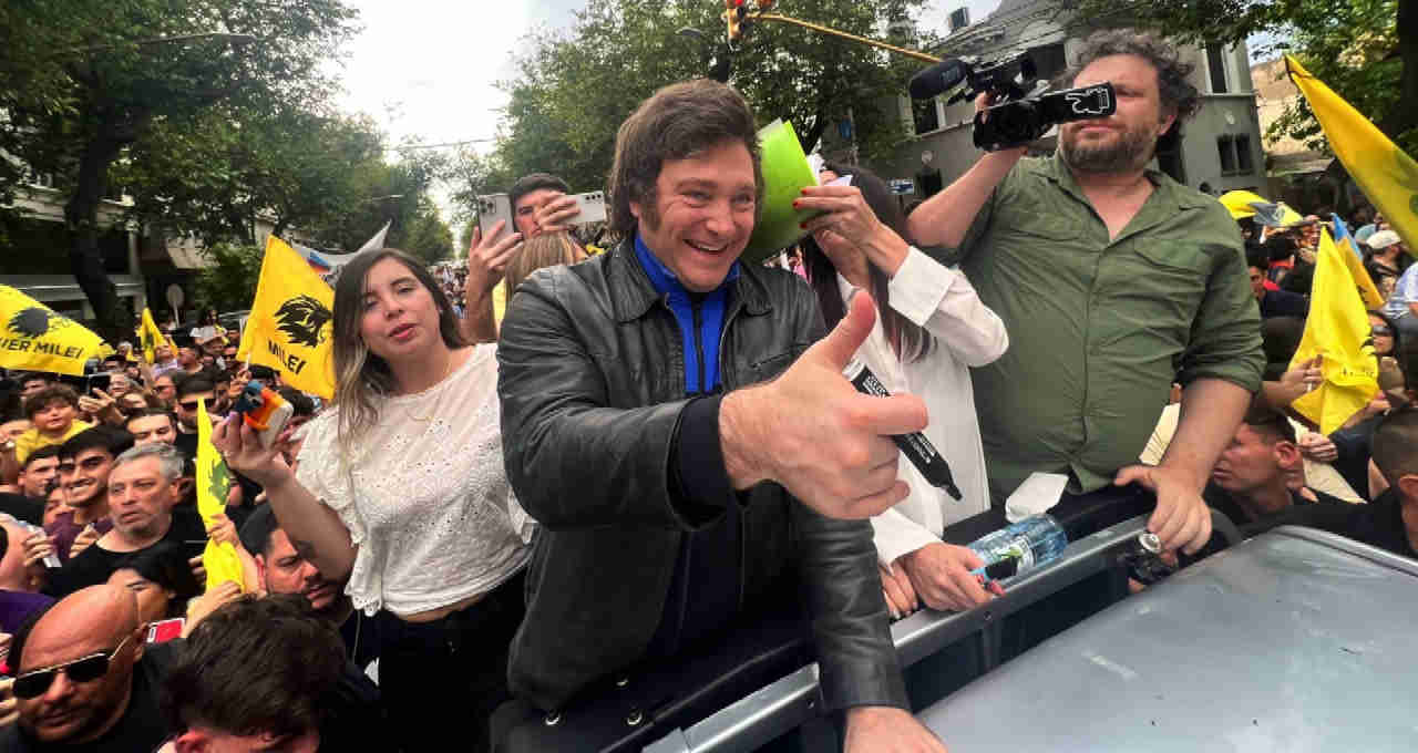 Gracias, hermano: Javier Milei apoia estratégia que está gerando até R$ 1.700 por dia aqui no Brasil; entenda