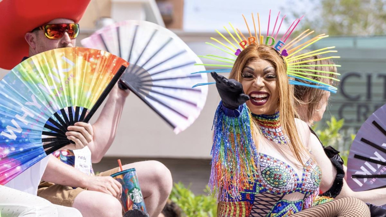 Rússia planeja criminalizar drag queens