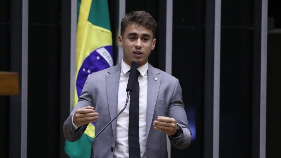 Nikolas aciona TCU sobre enxoval de luxo de Lula e Janja