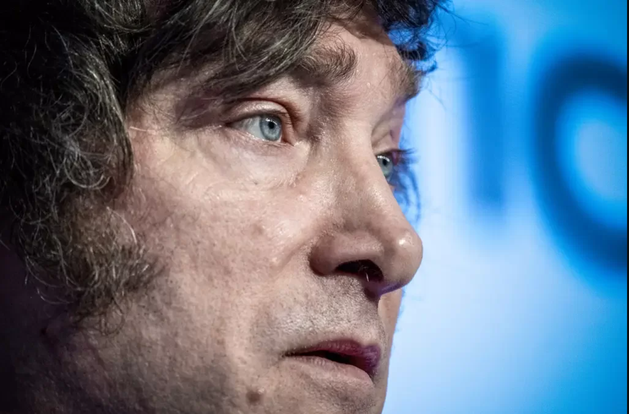 Milei amplia vantagem sobre Massa, aponta nova pesquisa na Argentina