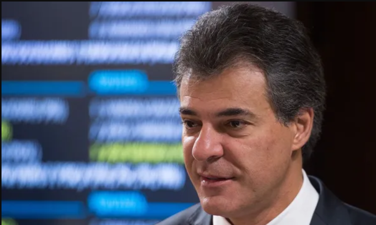 Ex-governador vira réu em ação que apura desvios de R$ 20 milhões de escolas públicas no Paraná