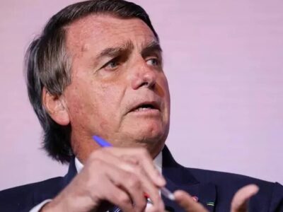 Elegem-se de verde e amarelo e votam com o PT, diz Bolsonaro; VEJA VÍDEO