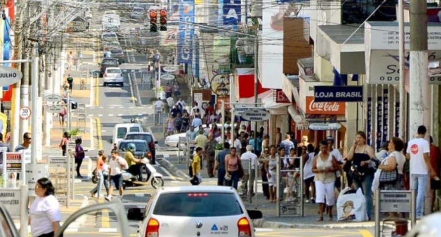 Feriados de novembro: abertura do comércio de Marília é facultativa, diz Associação Comercial