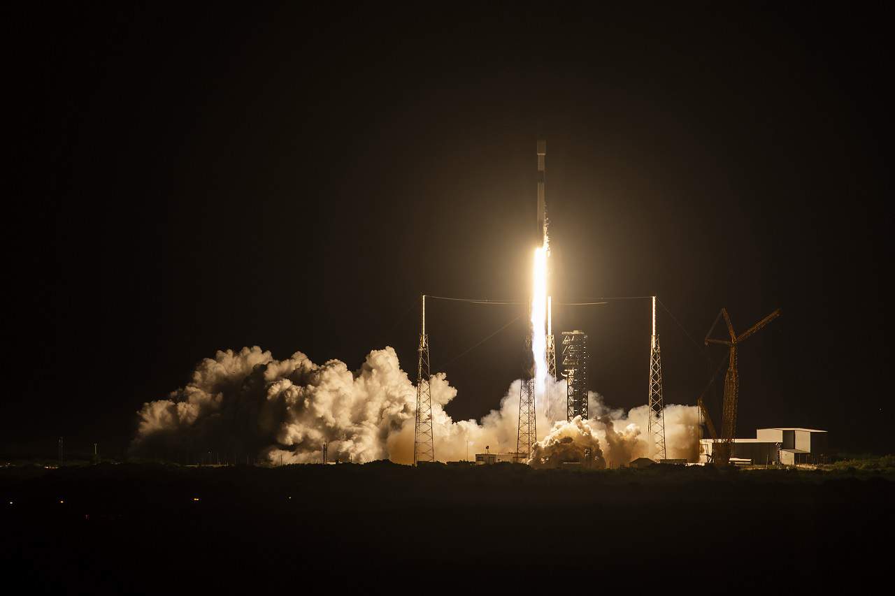 Falcon 9 da SpaceX quebra recorde de reutilização com 18ª missão