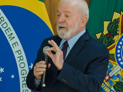 Lula anuncia ato em 8/1 para “lembrar o povo que tentou-se dar um golpe no dia 8 de janeiro”