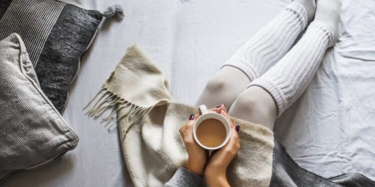 Veja 3 truques inteligentes para vencer o calor sem ar-condicionado e deixar o quarto geladinho