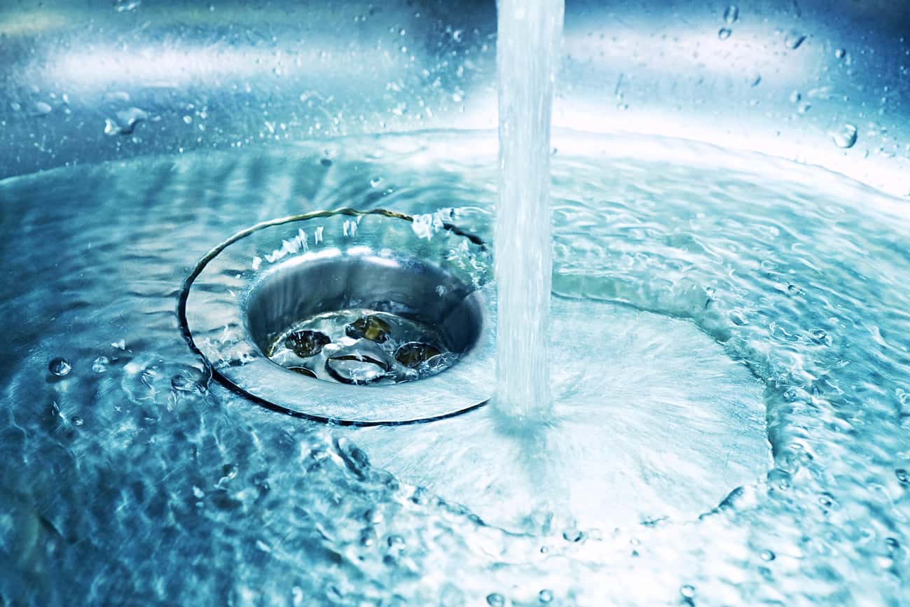 Você sabia que a IA consome muita água? Entenda os motivos