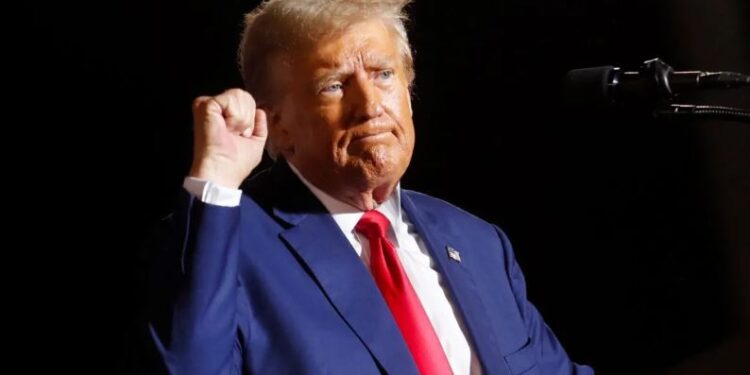 Suprema Corte de Michigan rejeita ação e mantém Trump elegível para concorrer à presidência dos EUA