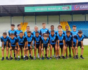 Stadium Futebol Marília tem 430 alunos, forma talentos e fomentando o esporte. 60 são em parceria com a Unimed