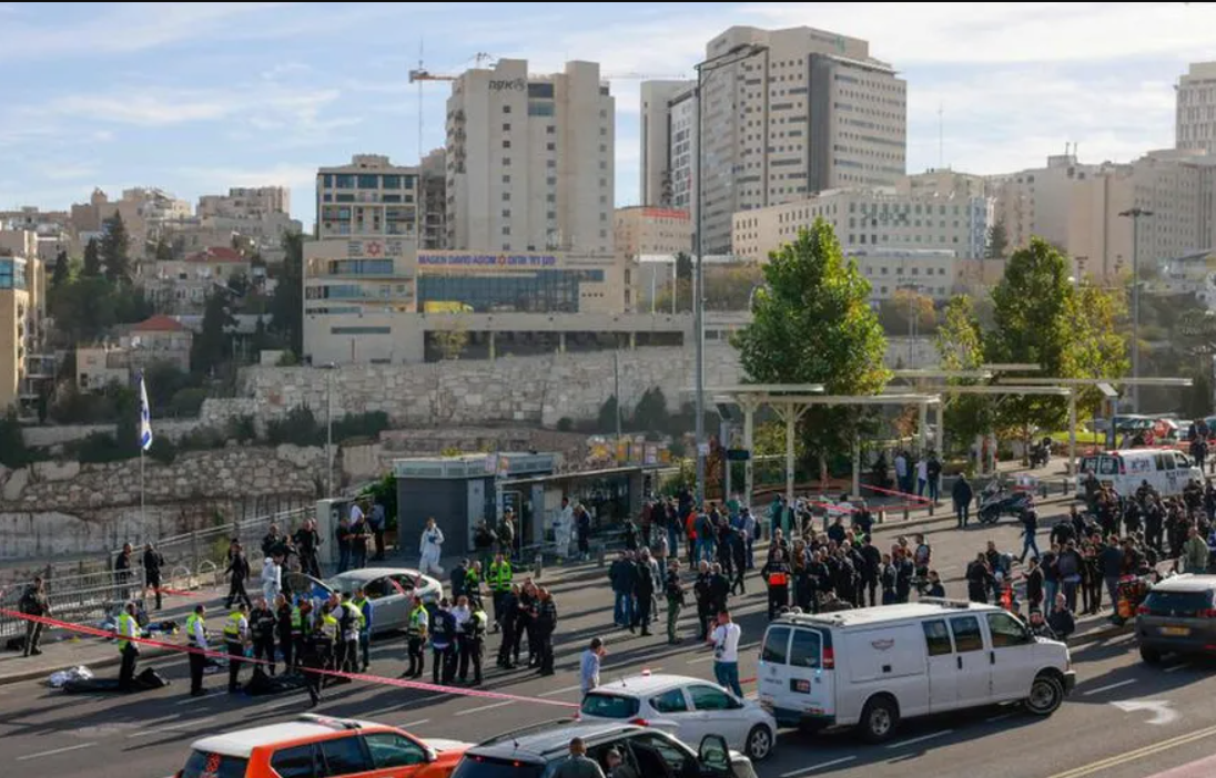 IMAGENS FORTES: terroristas massacram idosos em Israel; VEJA VÍDEO