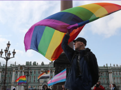 Justiça valida projeto de Putin, e Rússia passa a considerar grupos LGBTs como extremistas