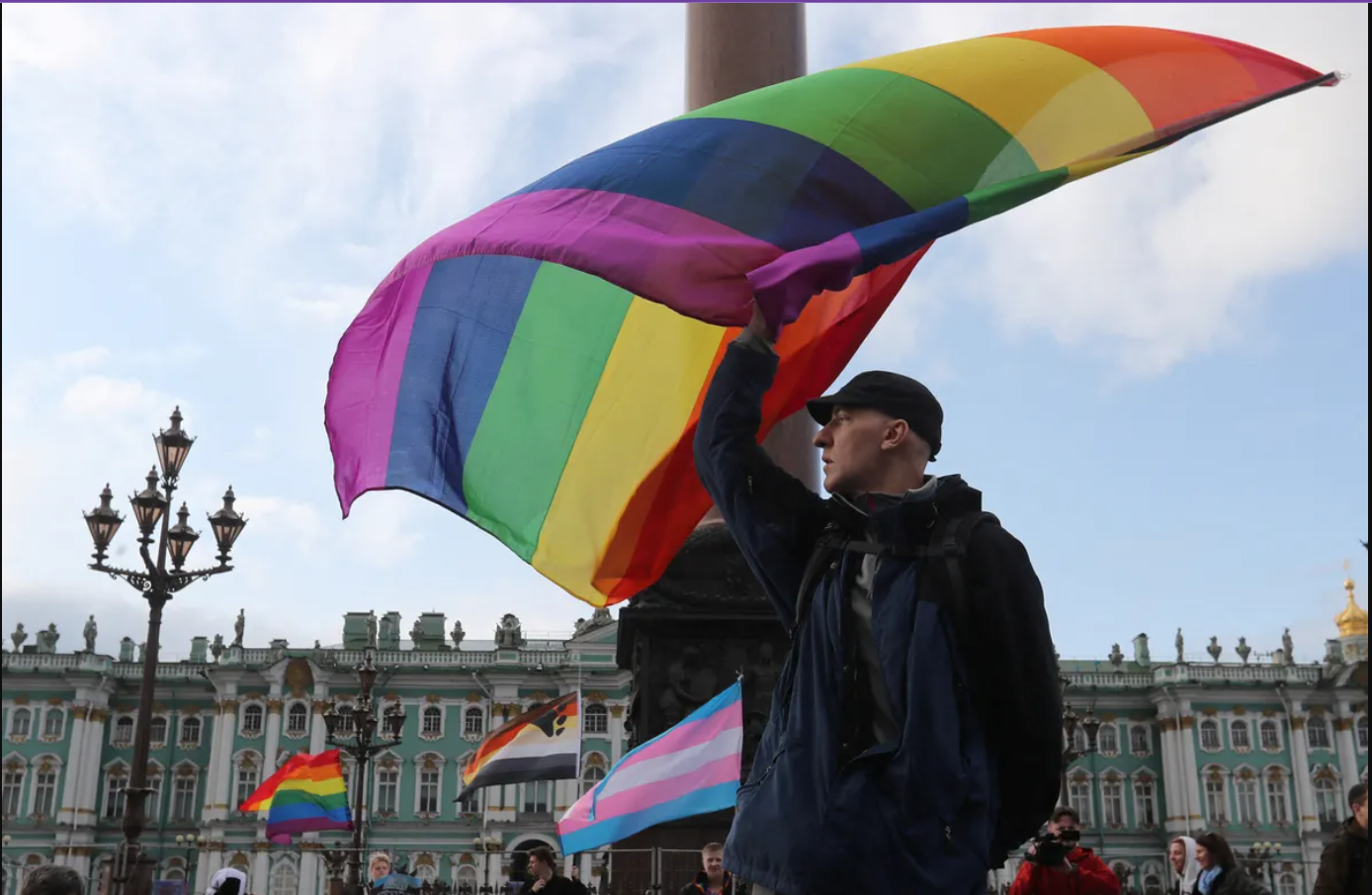 Justiça valida projeto de Putin, e Rússia passa a considerar grupos LGBTs como extremistas