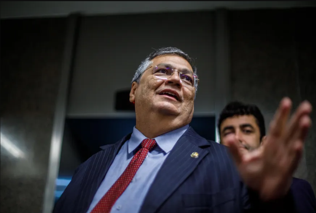 Alexandre de Moraes e Gilmar Mendes fazendo campanha para Flávio Dino ligam para senadores