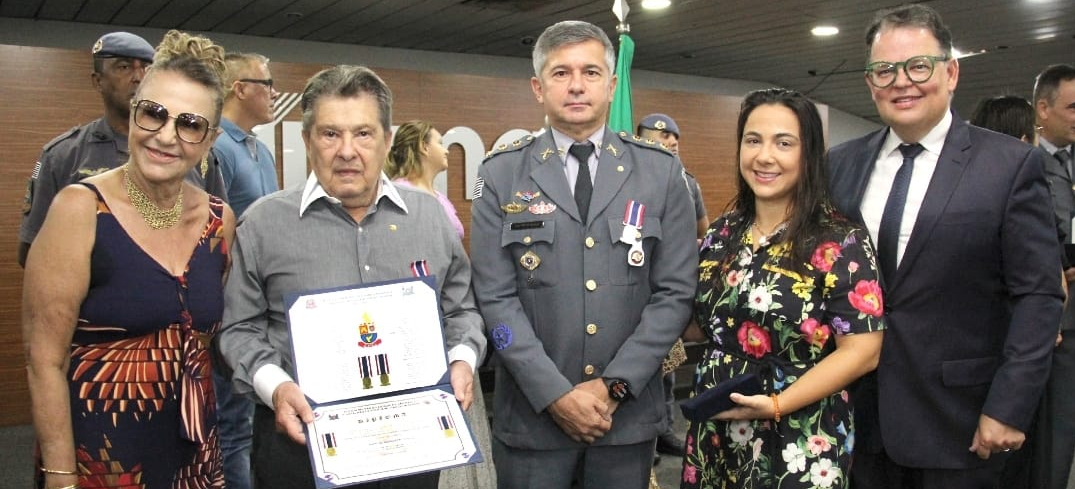 Reitor da Unimar é homenageado durante celebração dos 50 anos do 9º Batalhão da PM