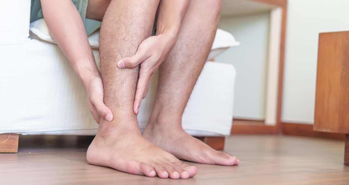 O primeiro sinal de colesterol alto pode aparecer nas pernas