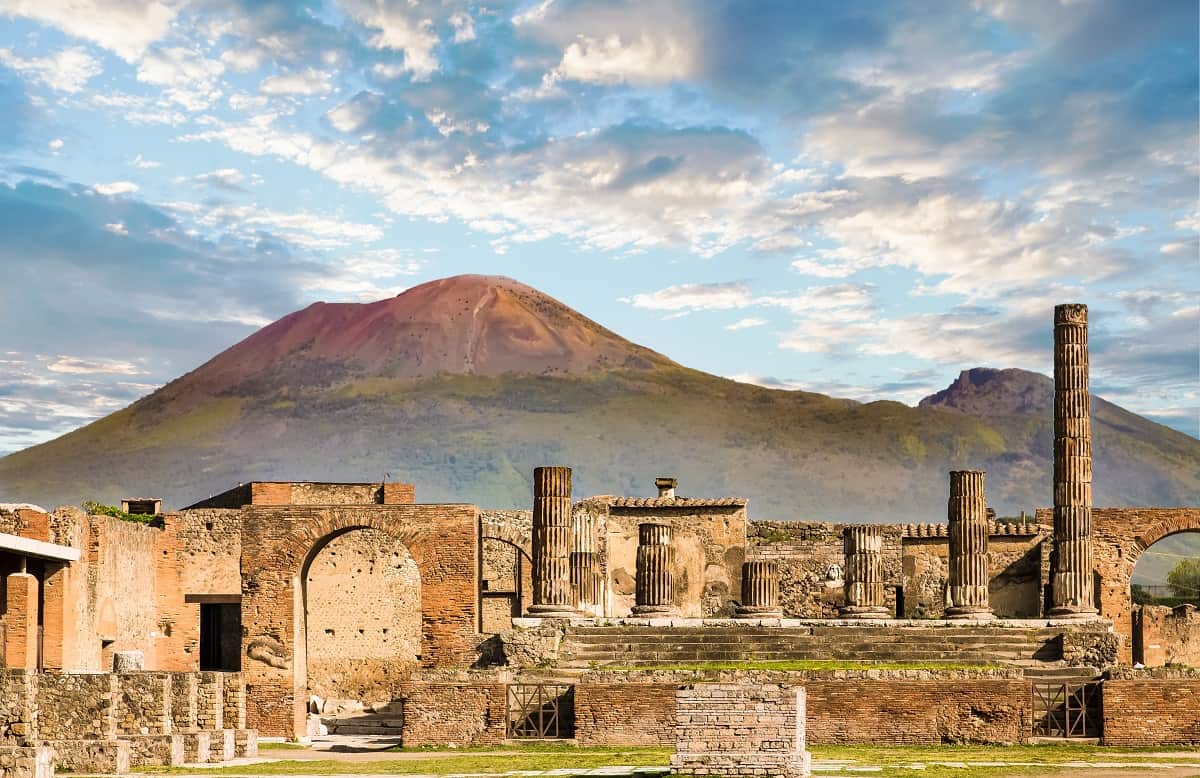 Turistas devolvem objetos roubados de Pompeia alegando que estão amaldiçoados