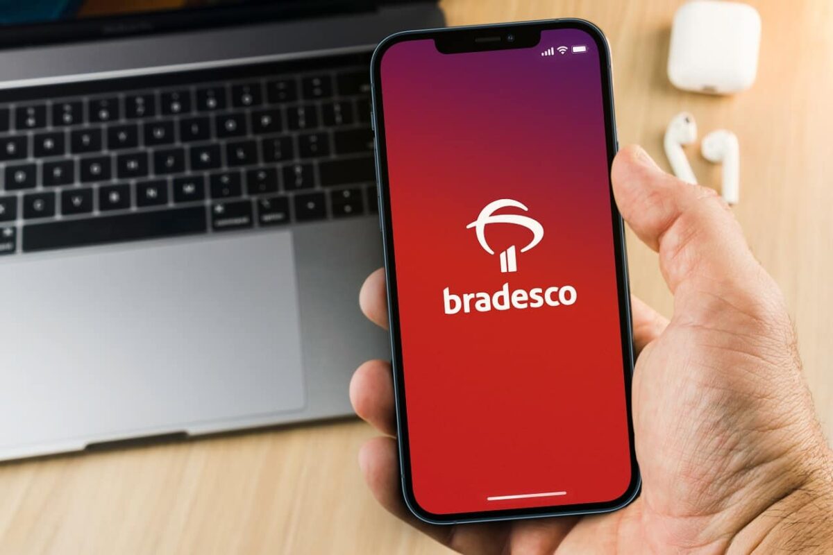 Novo golpe envolve assistente virtual do Bradesco