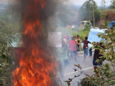 MST fecha a BR 101 em vários pontos na Bahia