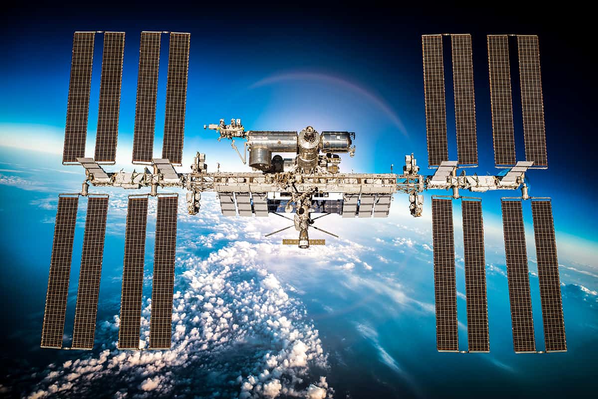 Rússia e NASA farão voos conjuntos para Estação Espacial Internacional até 2025