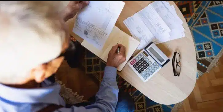 Aposentadorias vão aumentar 3,71% e teto do INSS subirá para R$ 7.786