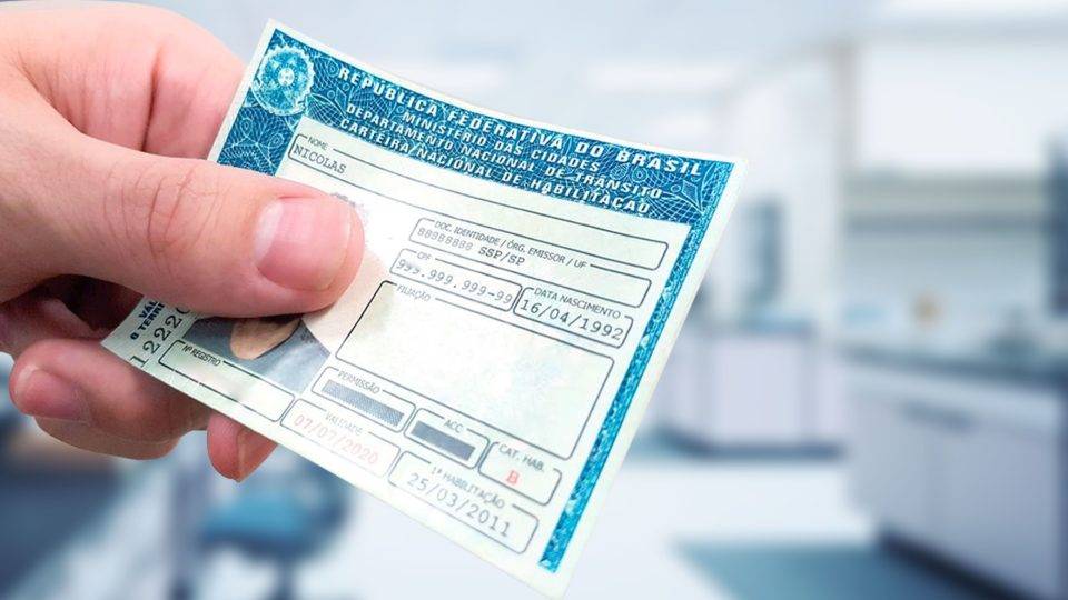 CNH para menores? Projeto de lei busca diminuir idade mínima para obtenção da primeira habilitação no Brasil