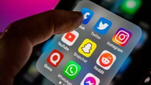 Nova York processa redes sociais por crise de saúde mental em jovens