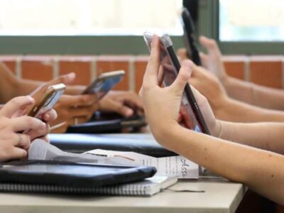 RJ: celulares serão proibidos nas escolas até no recreio