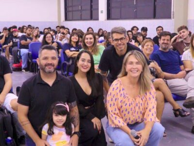 Aula inaugural do curso de Publicidade e Propaganda da Unimar. Egressos compartilham suas experiências e conquistas