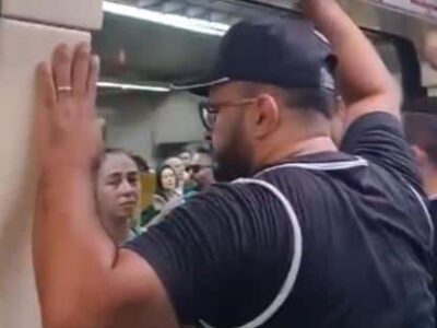 O verdadeiro fascismo foi praticado por membros da torcida do Corinthians contra manifestantes bolsonaristas no metrô de São Paulo; VEJA VÍDEO