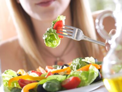 Estudo revela 3 alimentos que você deve comer todo dia para prolongar sua vida