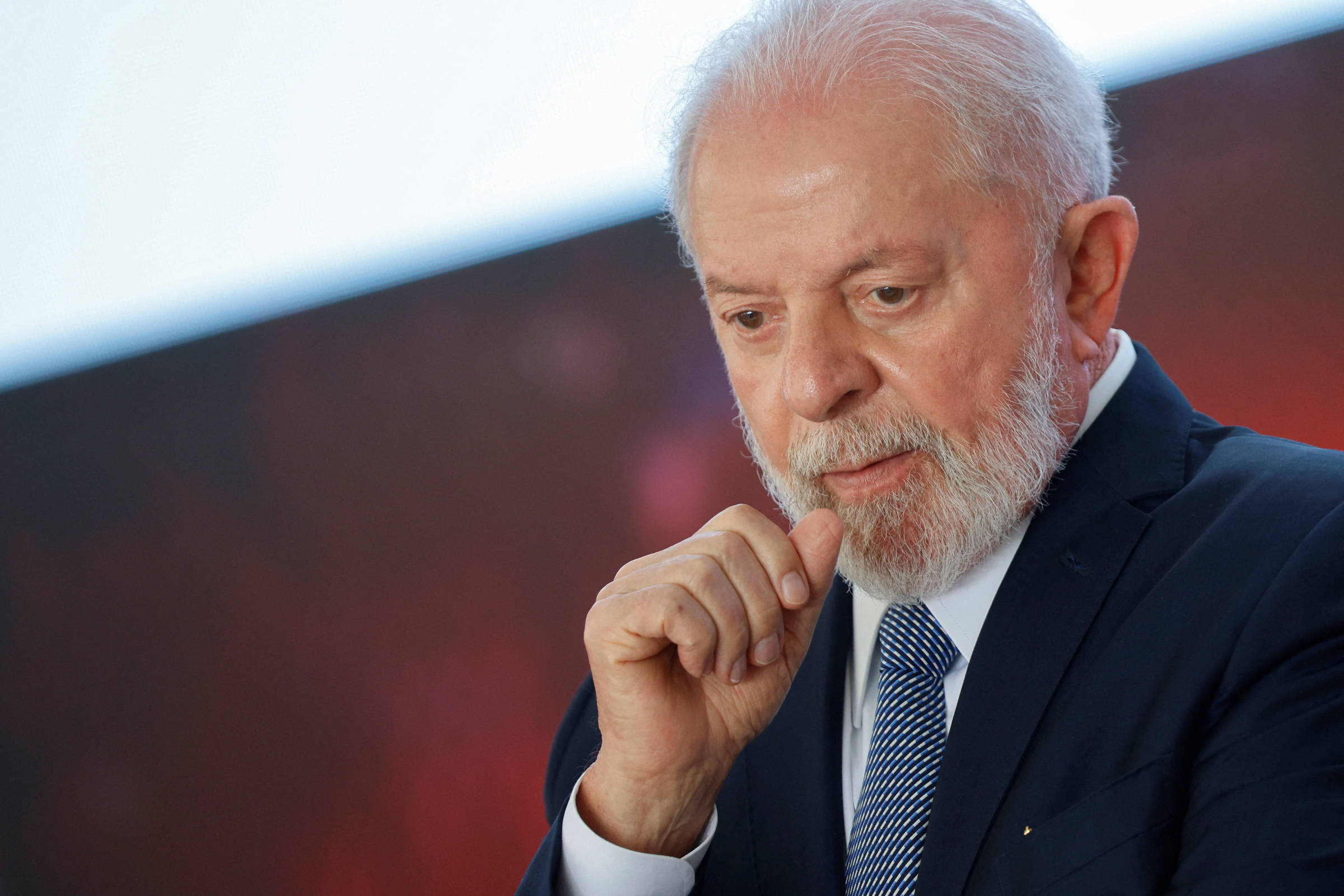 Governo ameaça tirar cargo e verba de deputados que assinaram impeachment de Lula