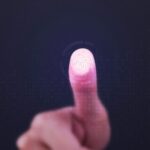 Cientistas clonam impressão digital usando o som do dedo na tela