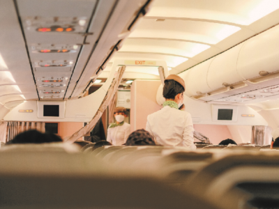 ‘Ninguém limpa’: comissários revelam 5 lugares muito sujos no avião