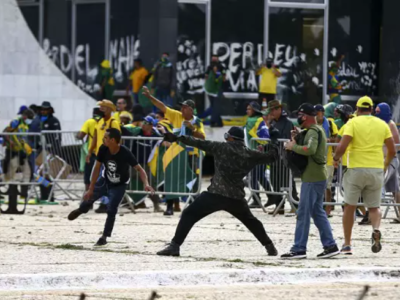 STF pune mais 29 réus com penas de prisão por ataques do 8 de janeiro