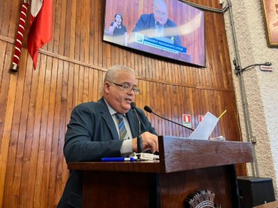 Eduardo Nascimento cobra incompetente prefeito sobre CDHU. Se pudesse terceirizar já tinha feito?