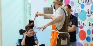 Voluntários do Grupo Sorria vão ter capacitação com palhaço profissional