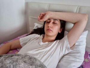 Conheça o sintoma surpreendente de câncer de intestino que pode aparecer no rosto