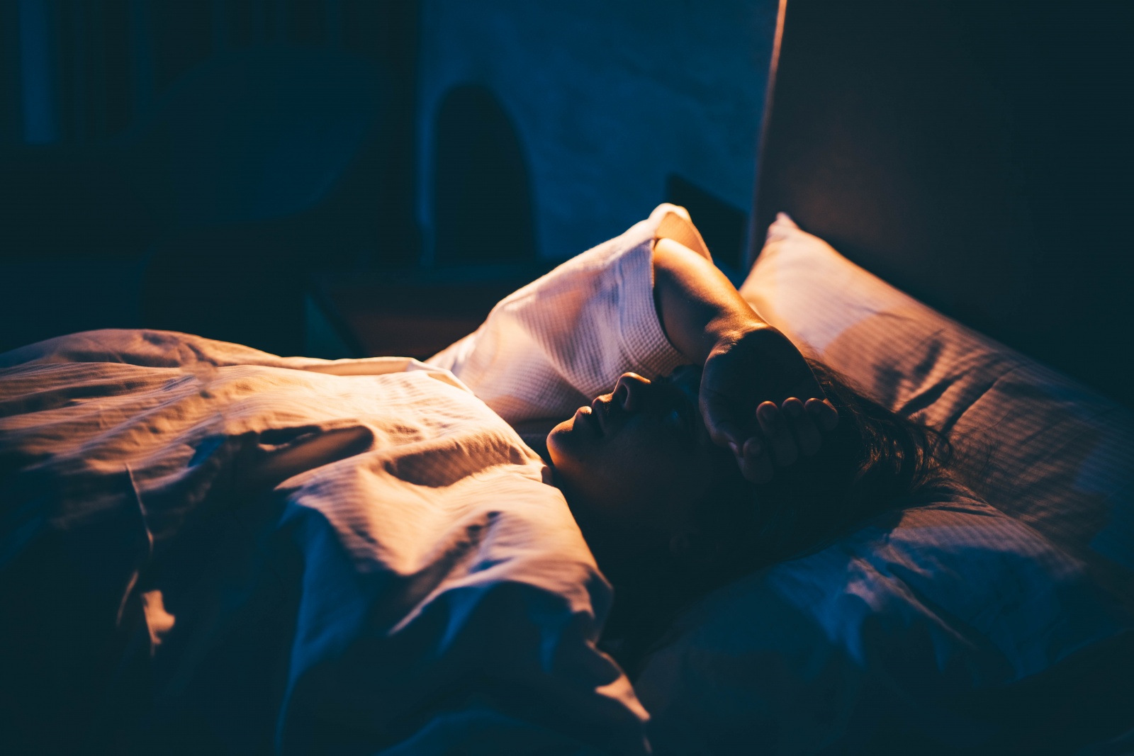 Você acorda sempre no mesmo horário de madrugada? Descubra o motivo