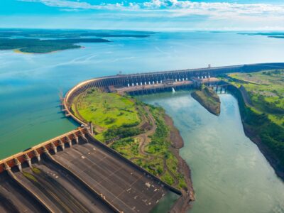 Tarifa de Itaipu deveria ter caído com fim de dívida, mas segue mais de 50% acima da projeção