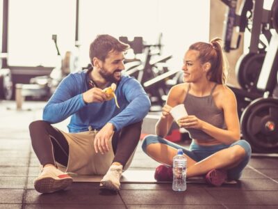 Dieta para Crossfit: o que comer antes e depois do treino (com cardápio)